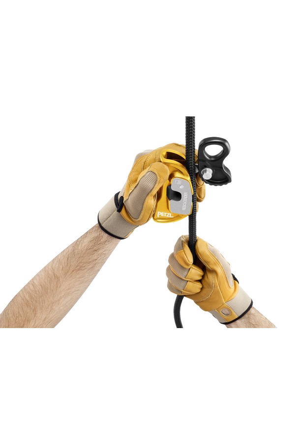 Petzl RESCUCENDER Openable cam-loaded rope clamp