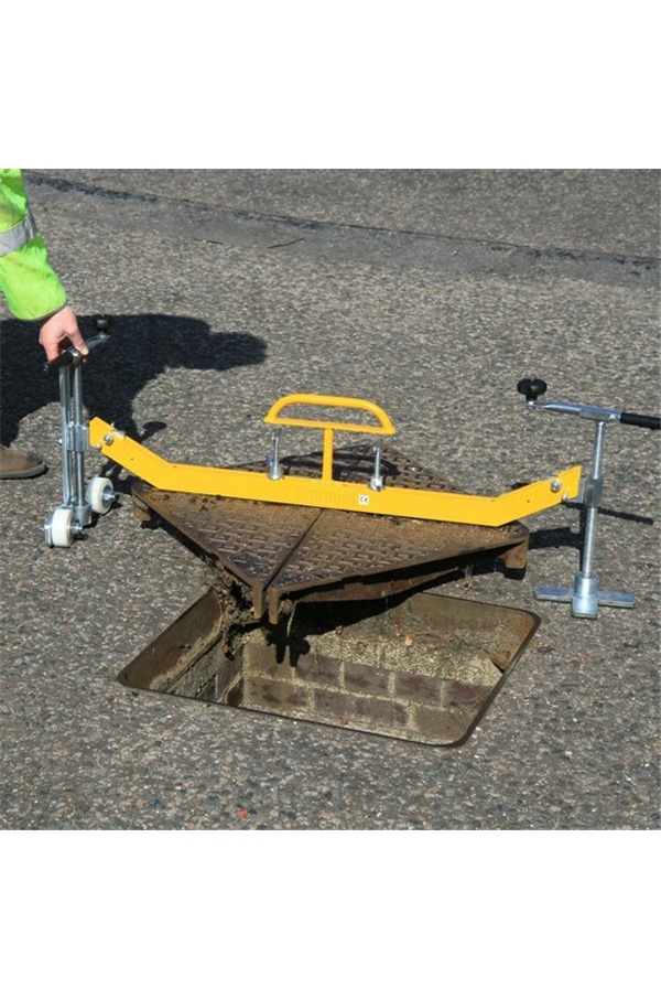 Handylift Swinger Manhole Cover Lifter (HLSW-RS) - SafetyLiftinGear