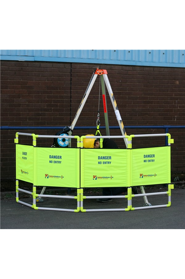 Safety Barrier with 4 panels | GFAT210 | SafetyLiftinGear