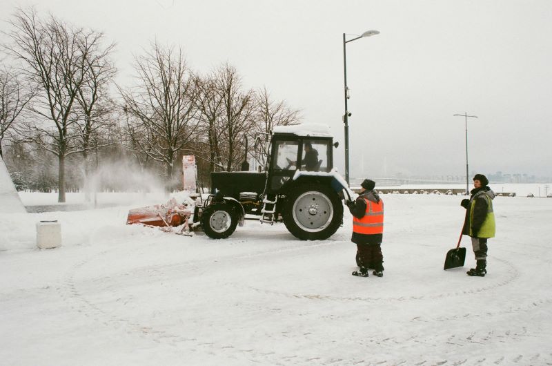 How to Stay Warm While Working Outside