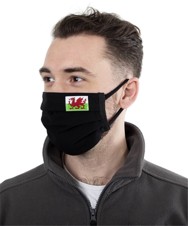 Face mask with Welsh dragon flag